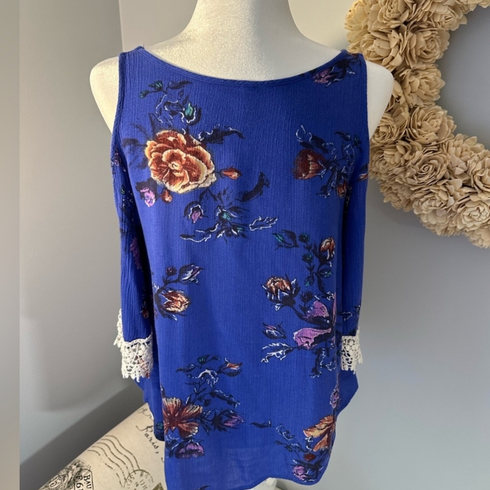 Blue 3/4 Sleeve Cold-Shoulder Blouse with Floral Print